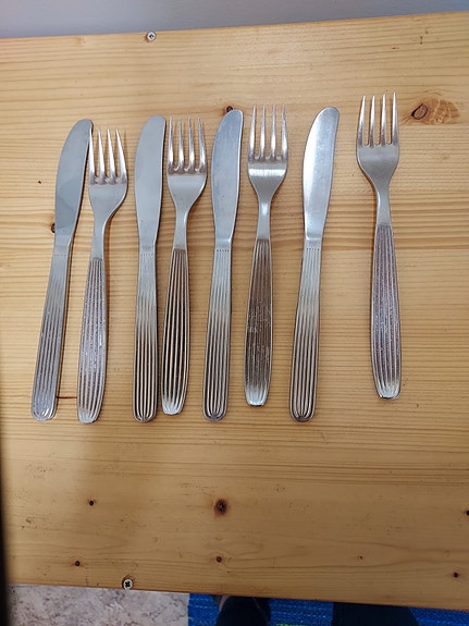 Hackman  Scandia  haarukat ja veitset (4+4 ) Kaj Franck.10 € kpl.