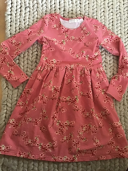 Mingnelin mekko 146