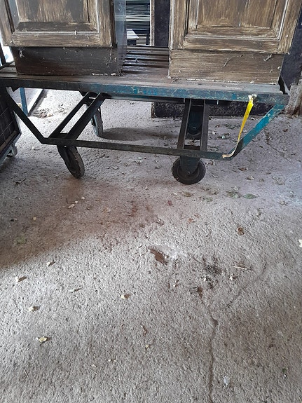 Teräksinen kuljetin, pyörät alla koko 150 x 75