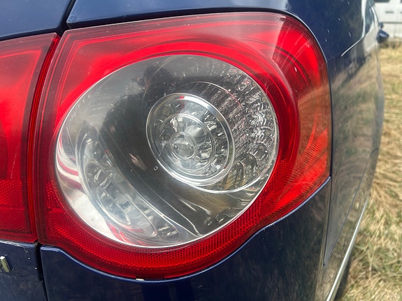 Volkswagen passat b6 takavalo oikea