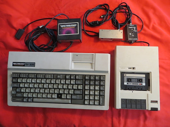 Spectravideo SV-328, kasettiasema ja oheislaitteita