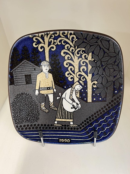 Arabia Kalevala vuosilautanen 1990, Raija Uosikkinen