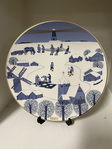 Arabia joululautanen, 1980, Raija Uosikkinen