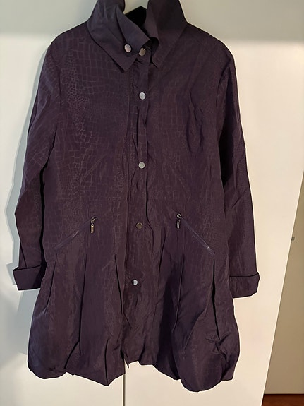Fransa violetti  ohutvuorinen takki koko 48  + Violetti kassi vuorellinen