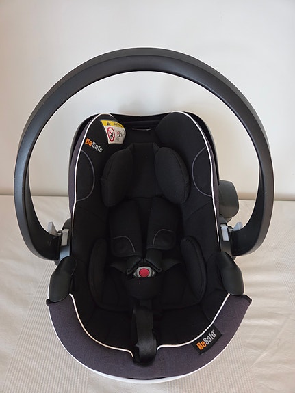 BeSafe iZi Go Modular i-Size Midnight Black vauvan turvakaukalo + telakka