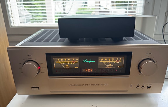 Accuphasen klassikko E 470 integroitu vahvistin