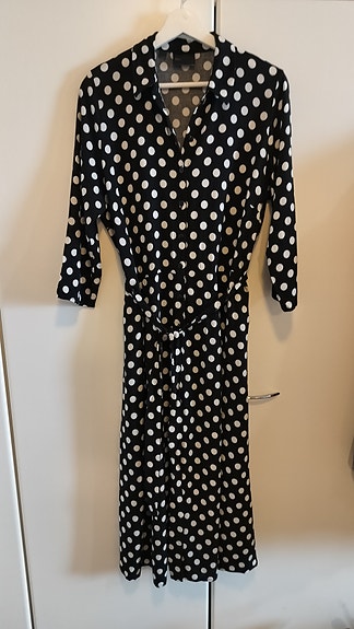 Pitkä mekko