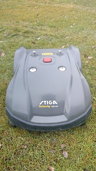 Stiga Autoclip 530 SG robottiruohonleikkuri + latausasema