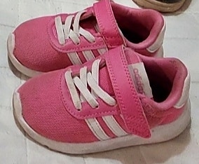 Adidas lenkkarit