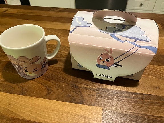 Vaaleanpunainen Stella-muki Angry Bird