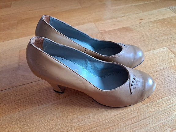 Kave Oy vintage avokkaat 37/ 50s Nude Leather Pumps