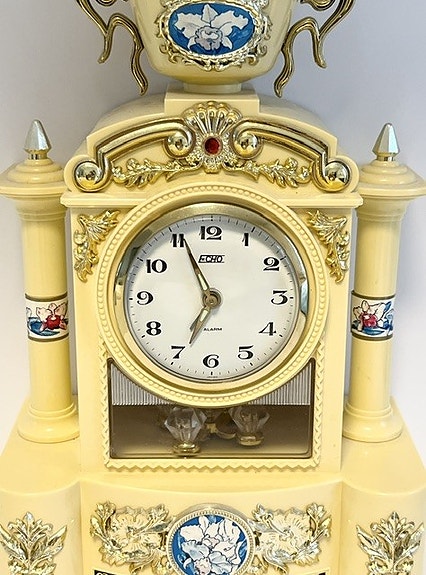 ALARM, vanha pöytäkello, Victoria