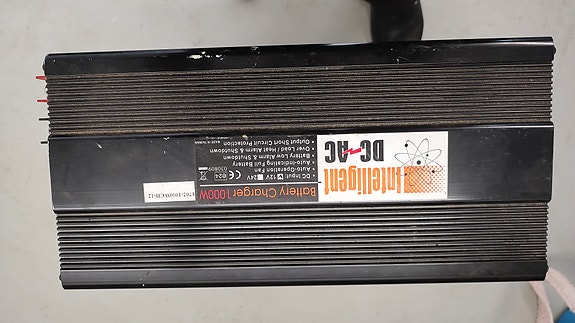 Intelligent DC-AC Battery Charger 1000W