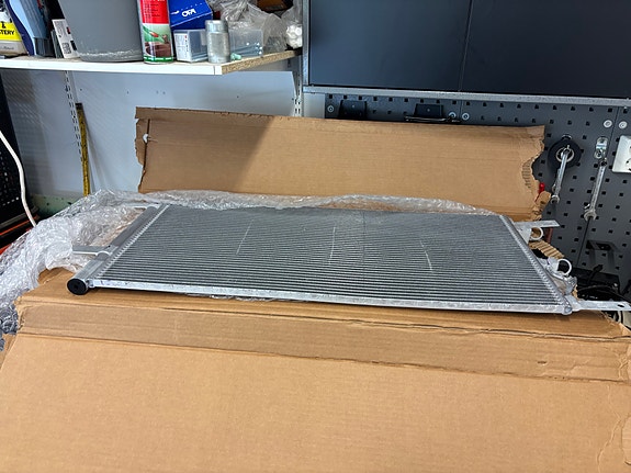 Ford F250/350 17-> ilmastoinnin kompura ja kenno