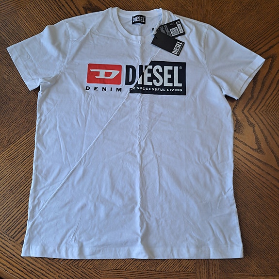 Diesel T-paita L uusi