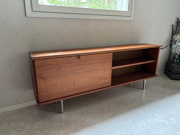 Teak/Tiikki baarikaappi