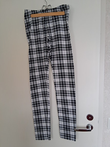 Ruutu leggingsit,musta-valkoiset.