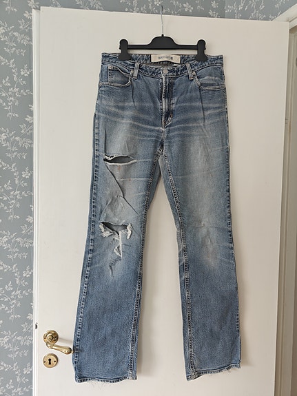 BOOT CUT CAP