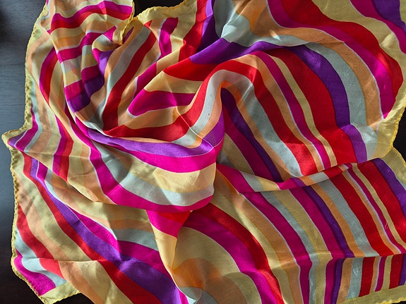 Kirjava huivi 50cm × 50cm