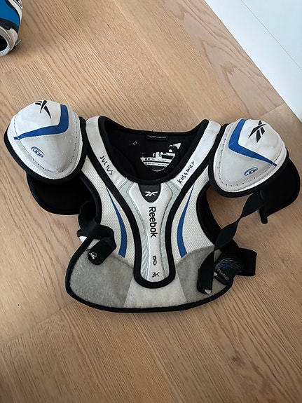 Reebok jääkiekko hartiasuojat 122-134cm