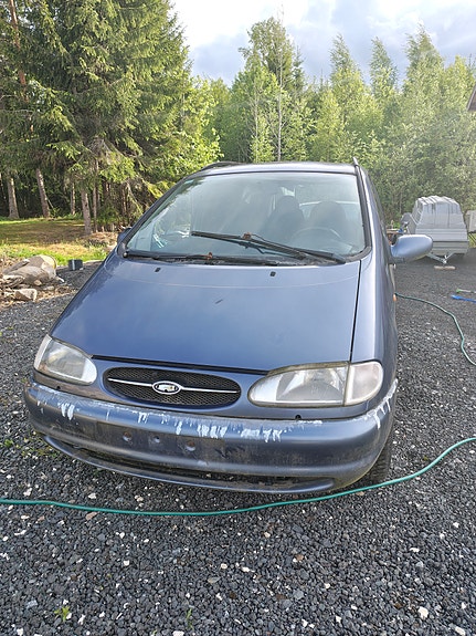 Ford Galaxy 2.8 VR6 Automaatti