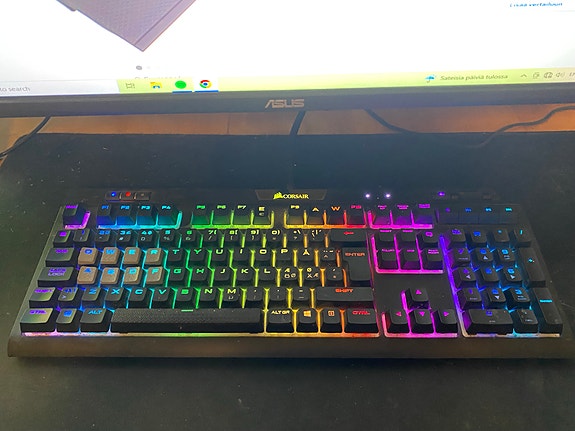Corsair Pelinäppäimistö