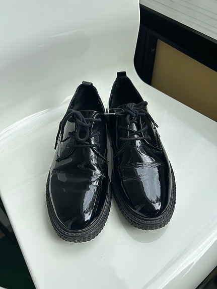 Musta nauhallinen loafer-kenkä koko 37