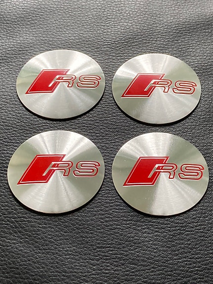 Audi RS logolla alutarrat vannemerkille 65mm