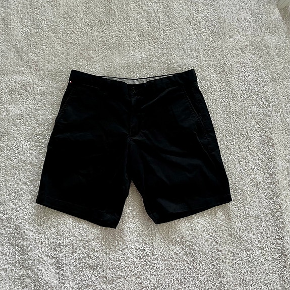 Tommy Hilfiger miesten shortsit L musta puuvilla