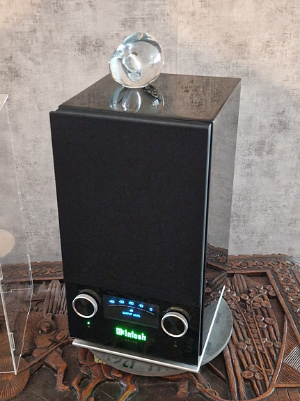 McIntosh RS150 langaton kaiutin musta