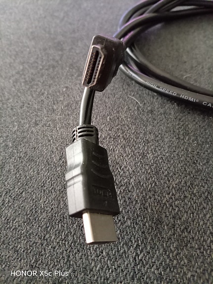 HDMI kaapeli