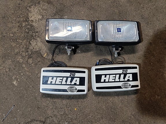 Hella 210 sumuvalot kivisuojilla