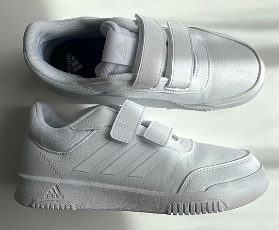 adidas Performance all-white tennarit. Koko: 37.5