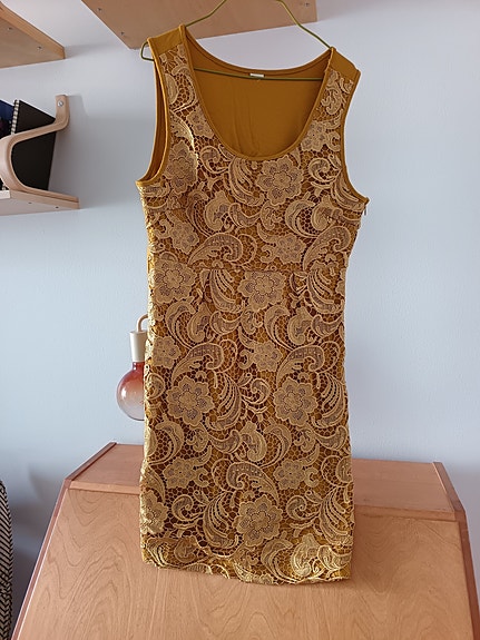 Kultainen mekko