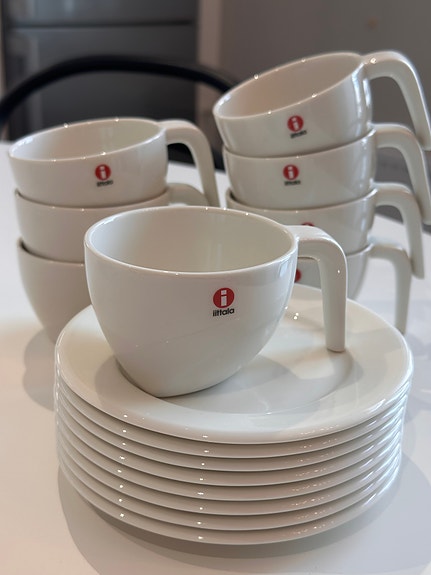 Iittala Ego kahvikupit ja lautaset