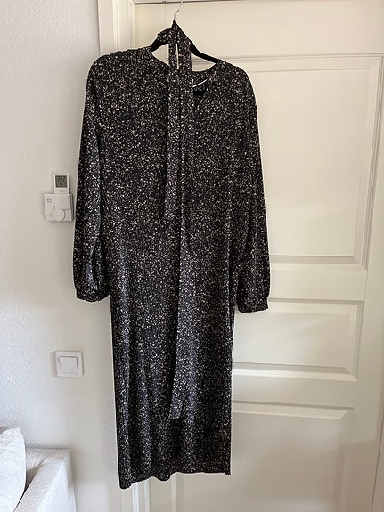 Selected Femme midimekko koko 40/42 musta kuviollinen