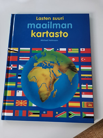 Lasten suuri maailman kartasto kirja