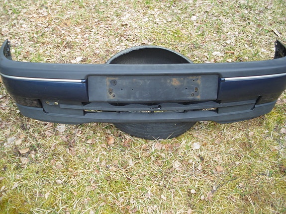 Opel Vectra A sedan GLS 90 etupuskuri