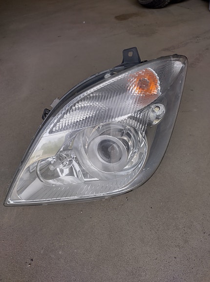 Mercedes Benz Sprinter W906 xenon ajovaloumpio