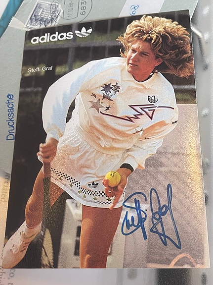 Steffi Graf nimikirjoitus