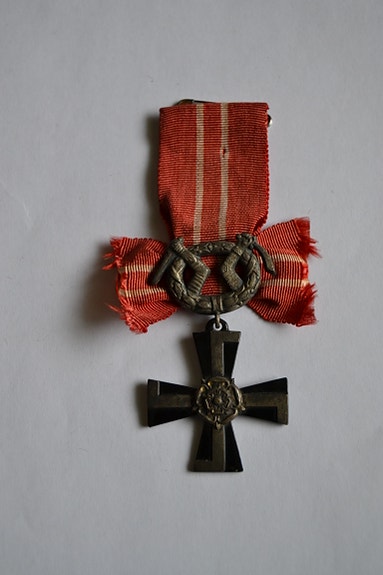 Vapaudenristi 4. luokka 1939 miekoin