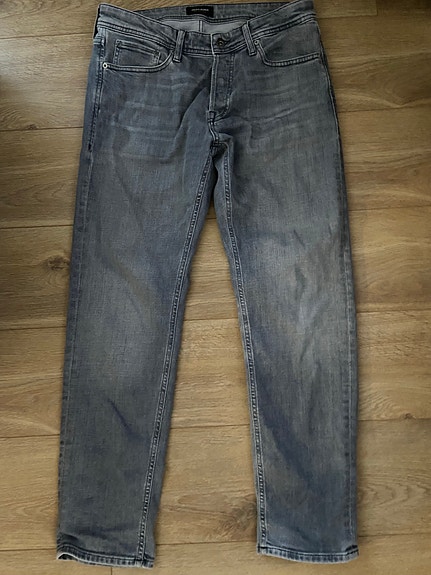 Jack & Jones Tapered miesten farkut koko W31 L32 harmaa denim