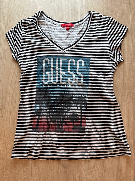 Guess T-paita