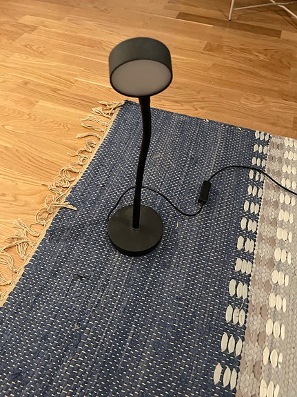 Rusta North LED-pöytälamppu musta