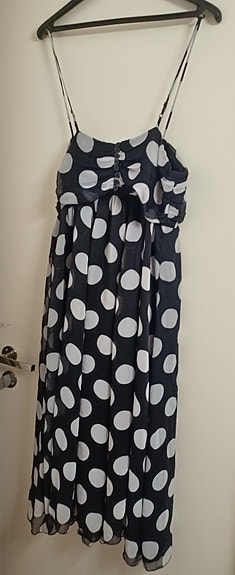 Sara Kelly kesämekko koko 40 musta valkopilkullinen