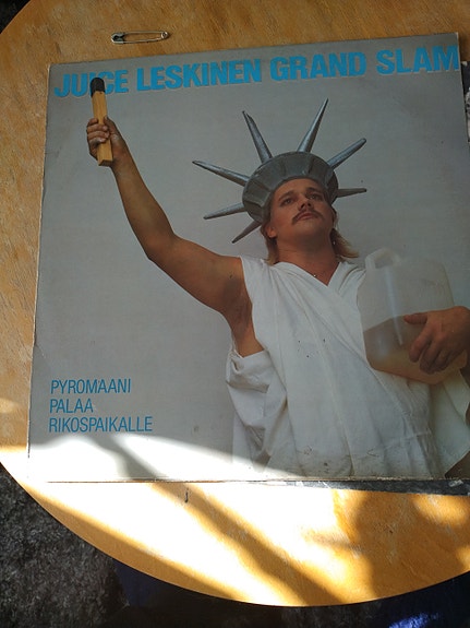 Juice Leskinen LP-levy Rydmani palaa rikospaikalle
