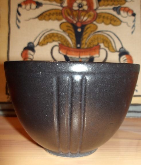 Vintage musta ruukku art deco jugend Arabia ? Kupittaan savi ?