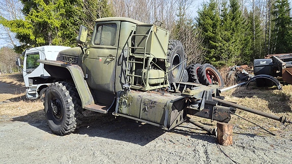 Ural 375 kuorma-auto etupää