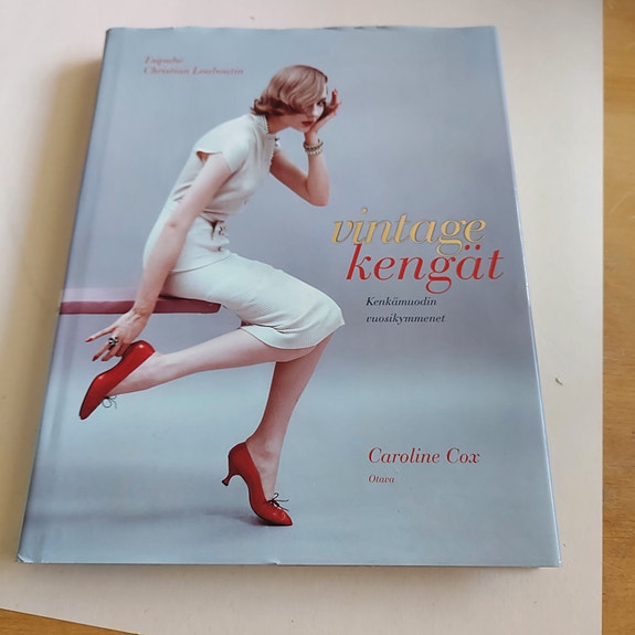 Kirja  " Vintage kengät"