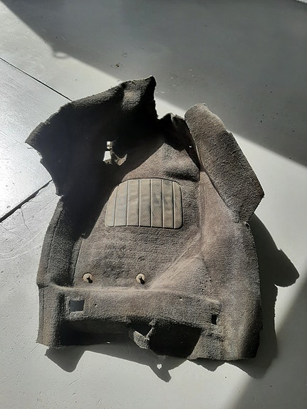 Volvo 850 R / V70 MK1 R vasemman etupään  harvinainen tummanharmaa OEM-matto